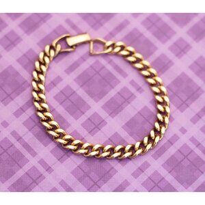 Vintage Curb Chain Style Gold Tone Bracelet 7 1/2 inch by Avon - V9